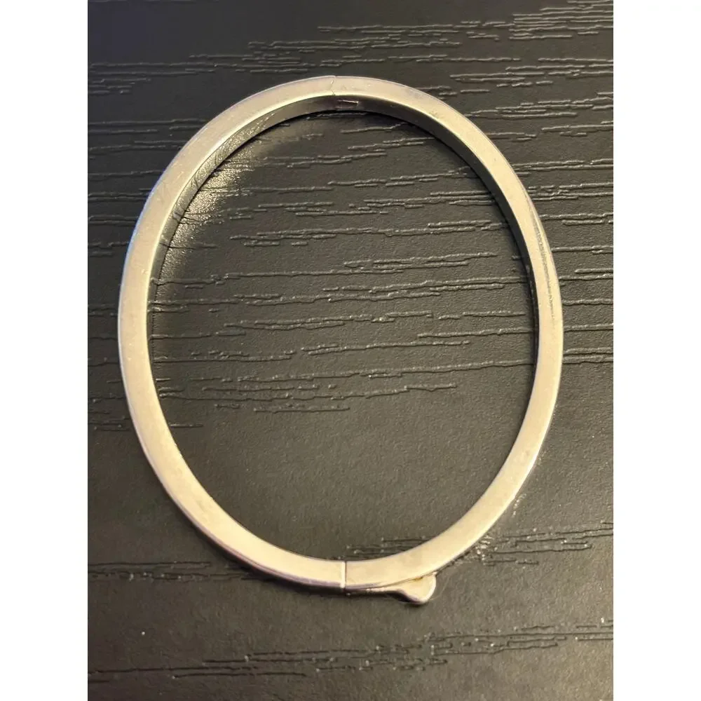 Kendra Scott Silver Tone Hinged Bangle 6.25”